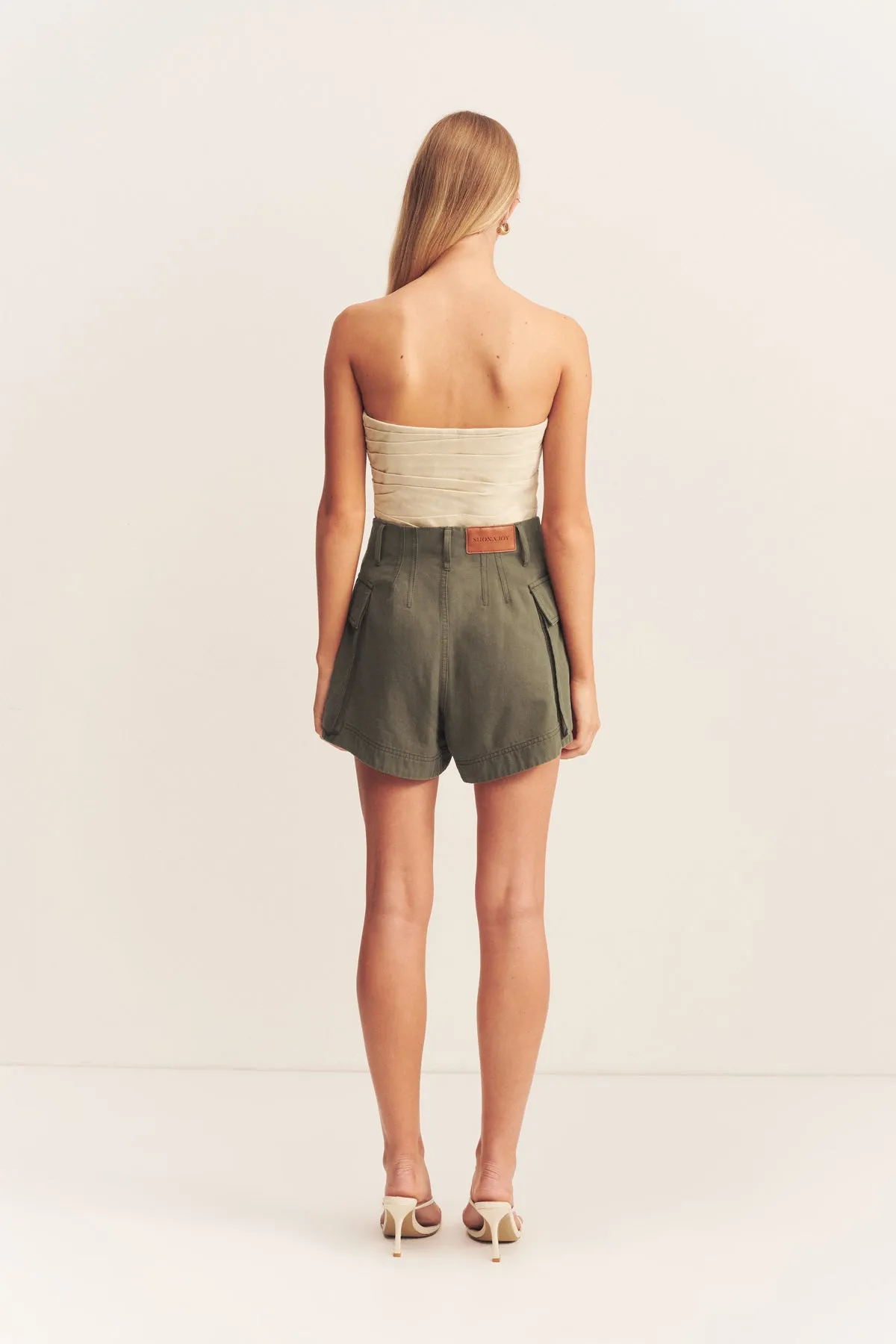 ARIANA PATCH POCKET SHORT - KHAKI